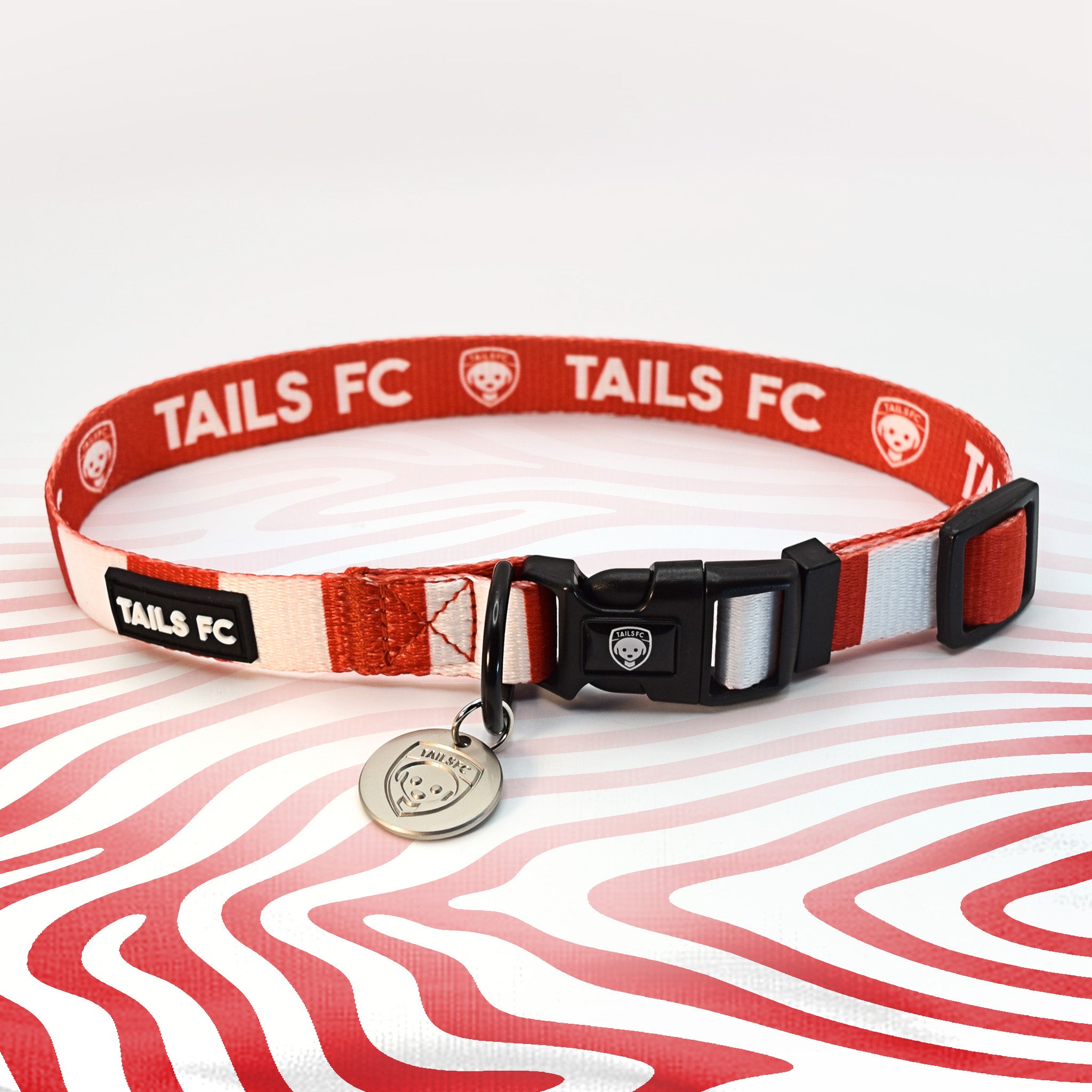 Nottingham Forest red and white striped dog collar.