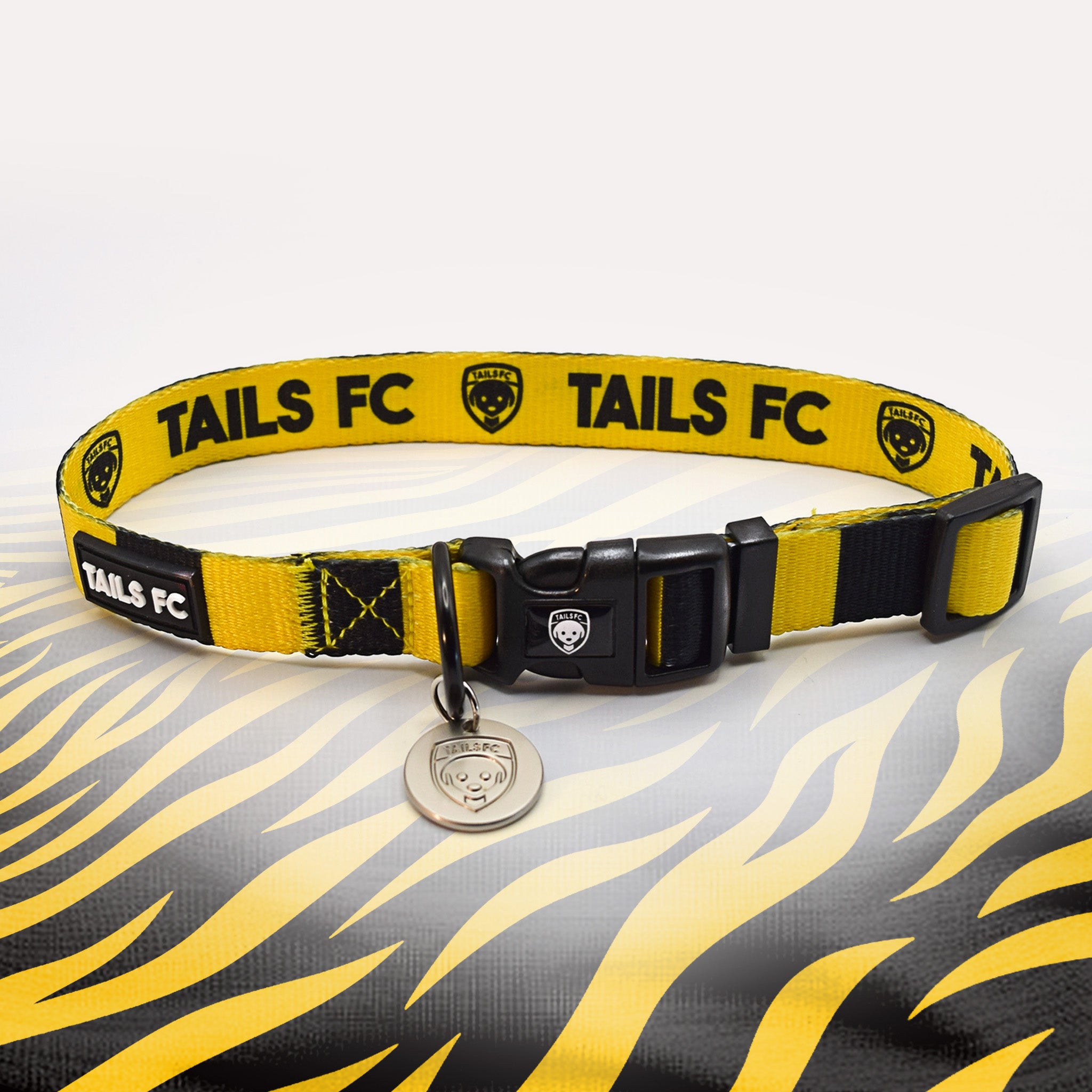 Hull dog collar in Yellow and Black Stripes.