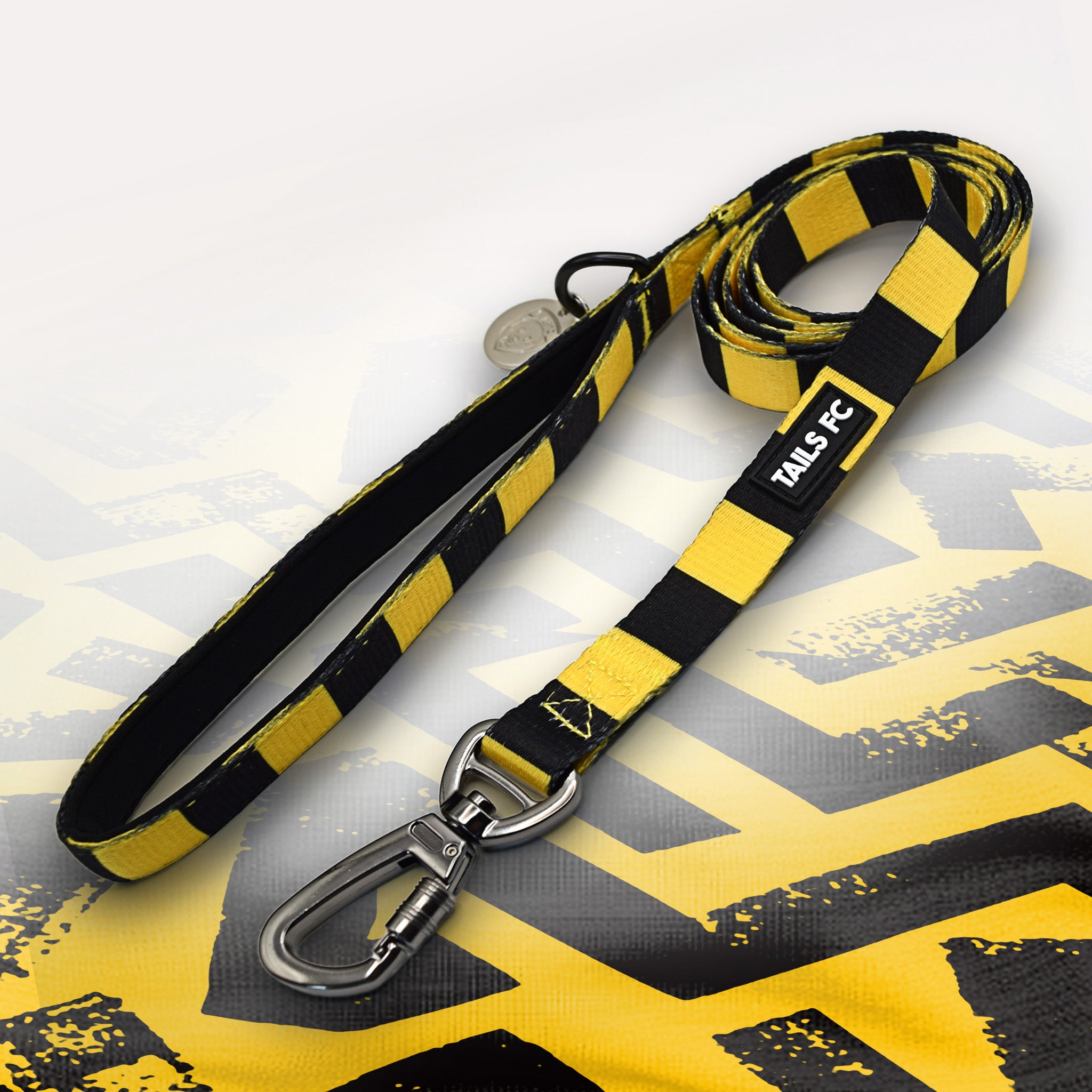 Hull dog lead in Yellow and Black Stripes.