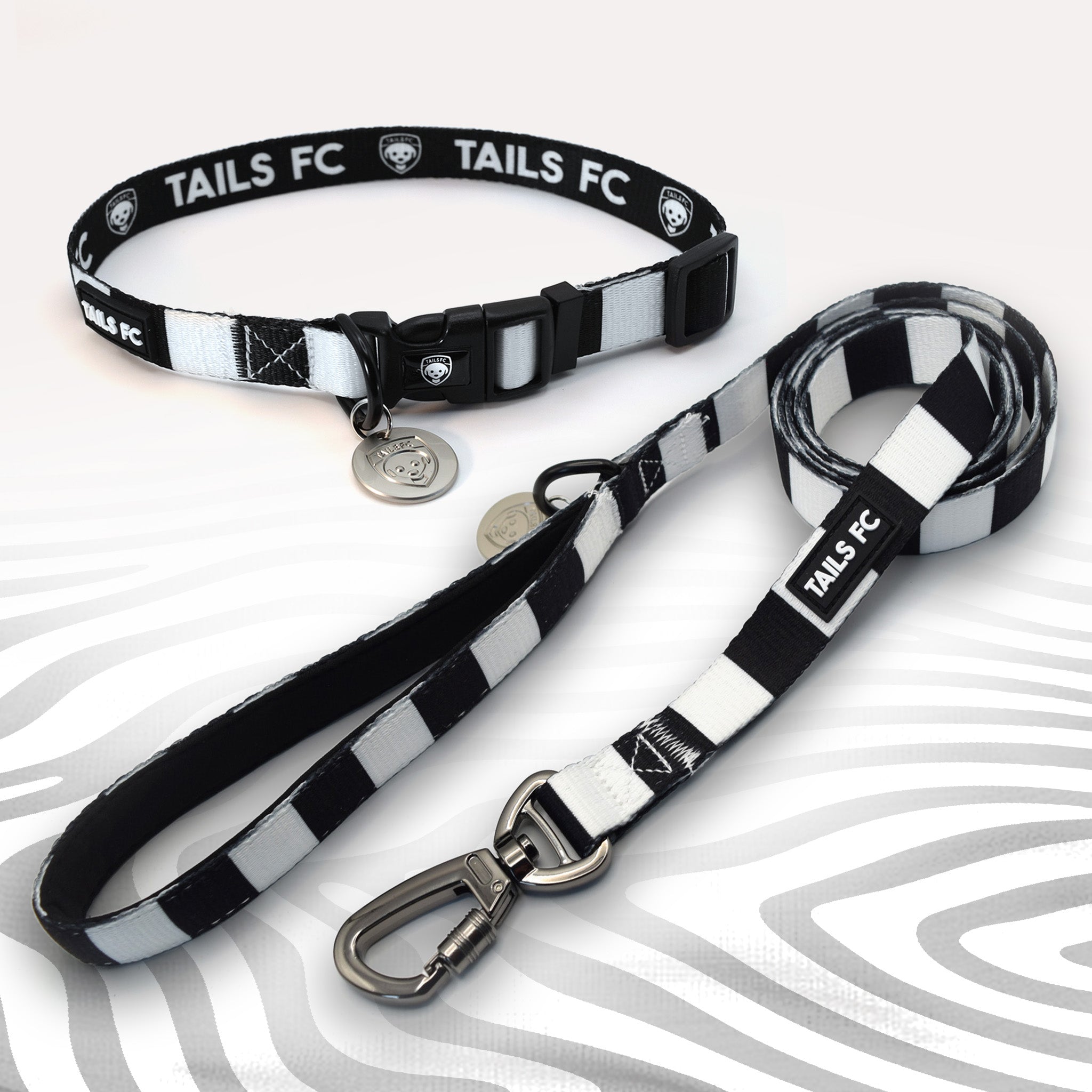 Fulham black and white dog collar and leash.