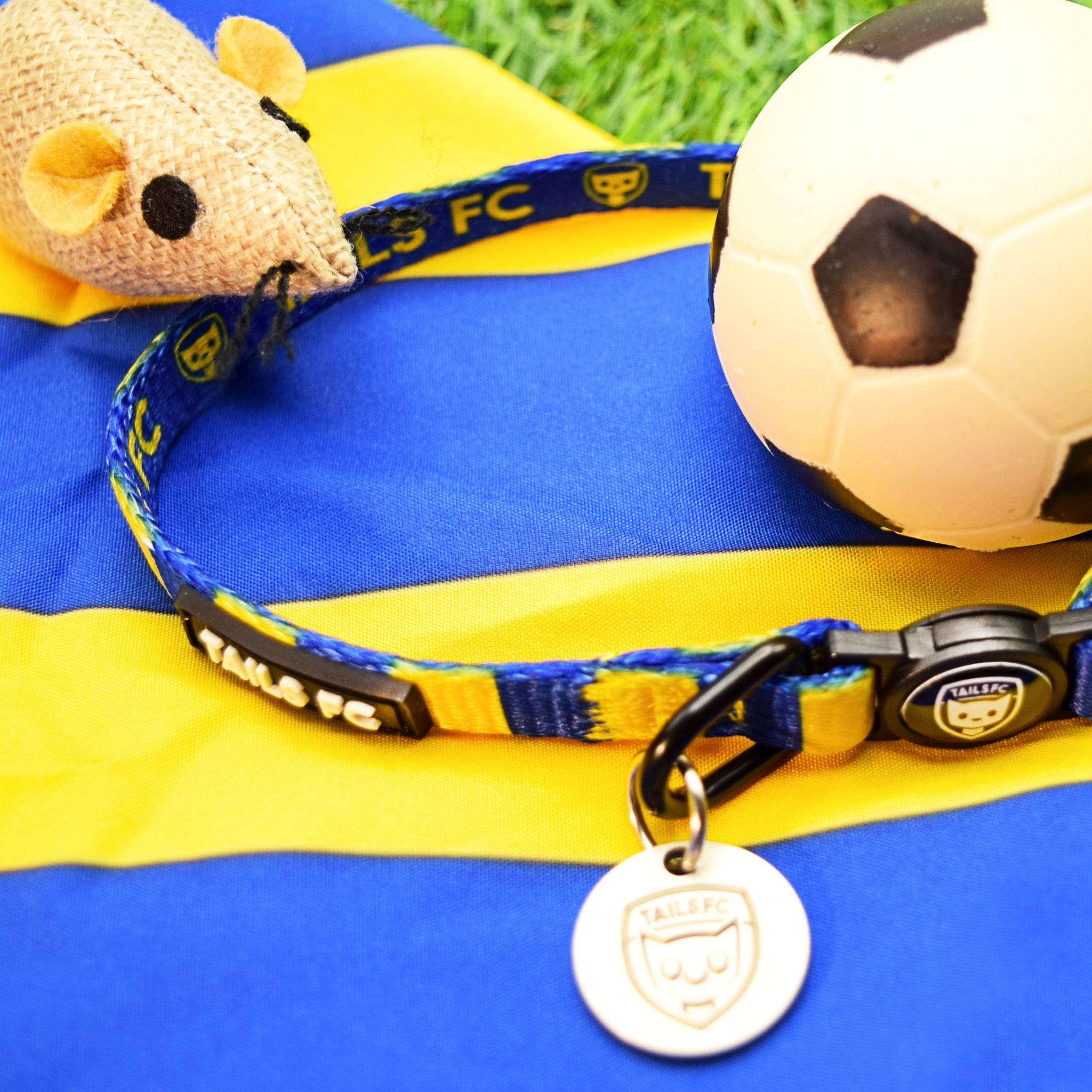 Leeds Cat Collar - Blue & Yellow Stripe Football Pet Collar