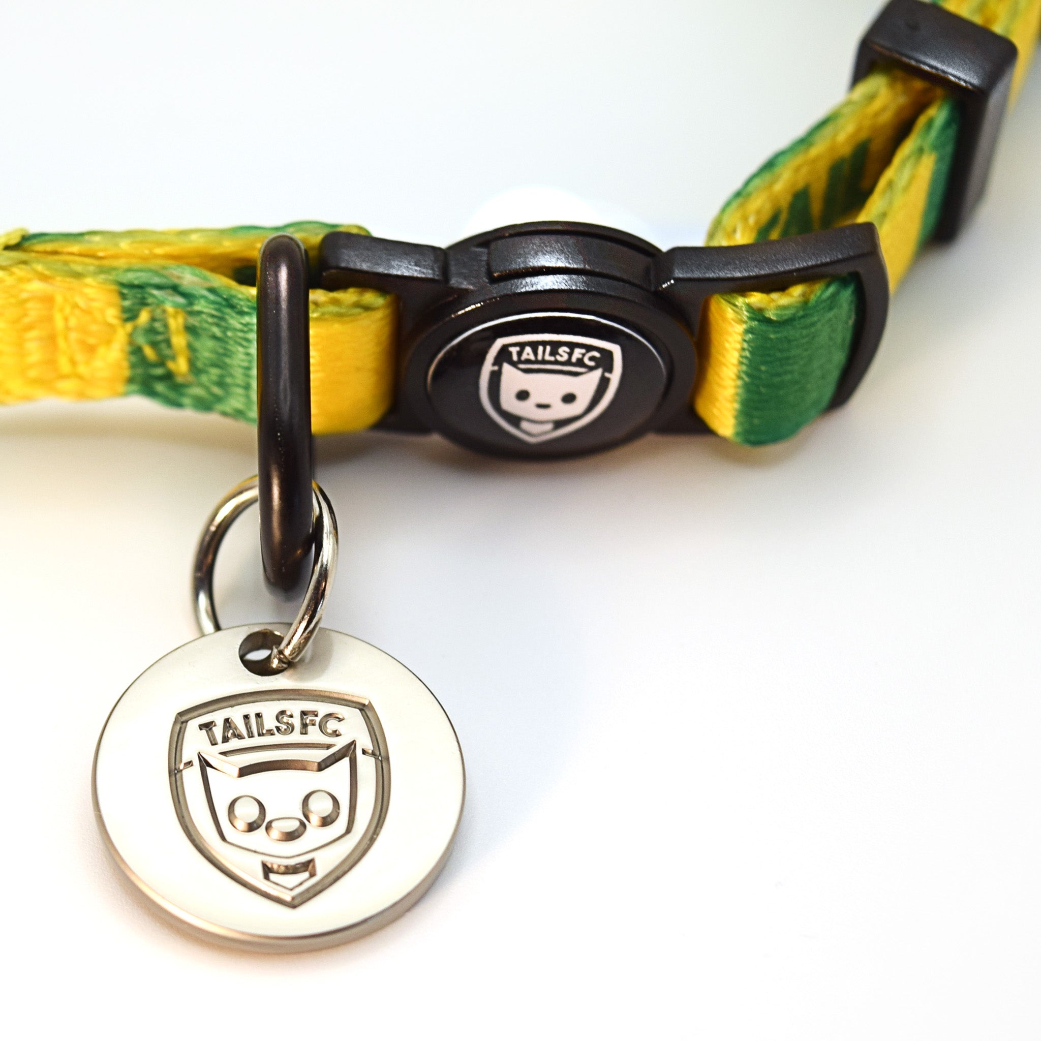 Republic of Ireland Cat Collar - Green & Gold Stripe Football Pet Collar